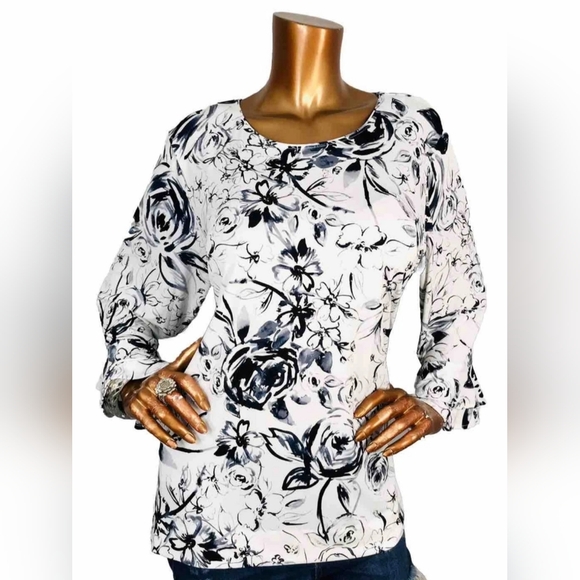 🖤🌸 Karl Lagerfeld Paris Black & White Floral Top – Size 1X - NWOT 🌸🖤 - Picture 7 of 7